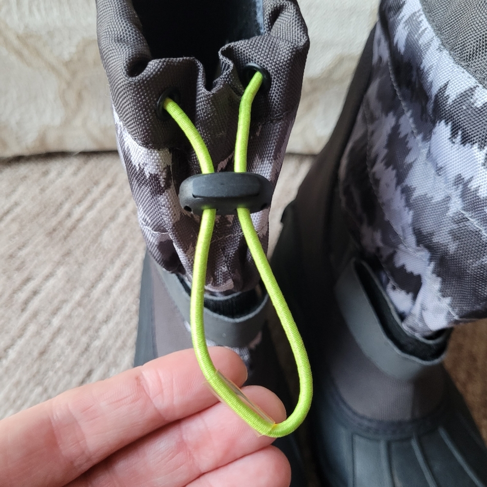 COLUMBIA WATERPROOF WINTER BOOTS SNOW BOOTS GREY BLACK CAMO BIG KIDS SIZE 5 - Picture 8 of 16